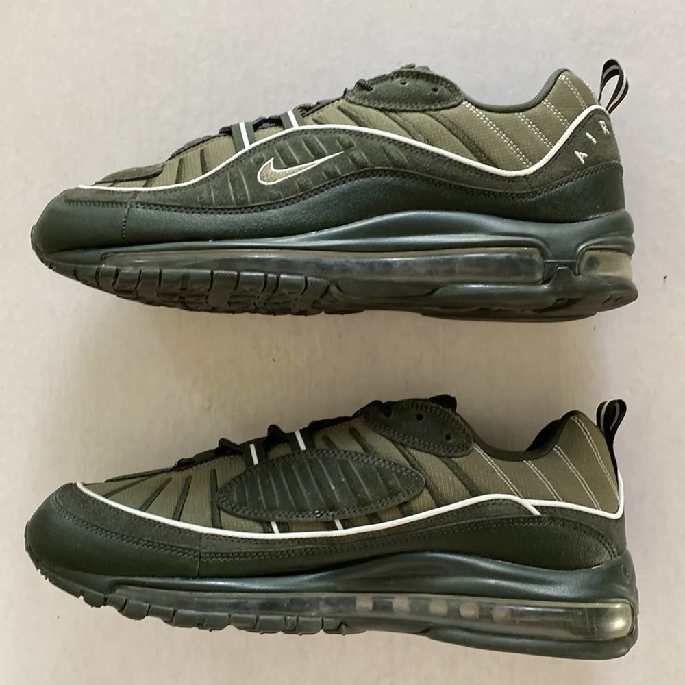 Nike AirMax 98 Sequoia/Medium Olive /Pure Platinum Colorway 640744-300 Sz 10.5